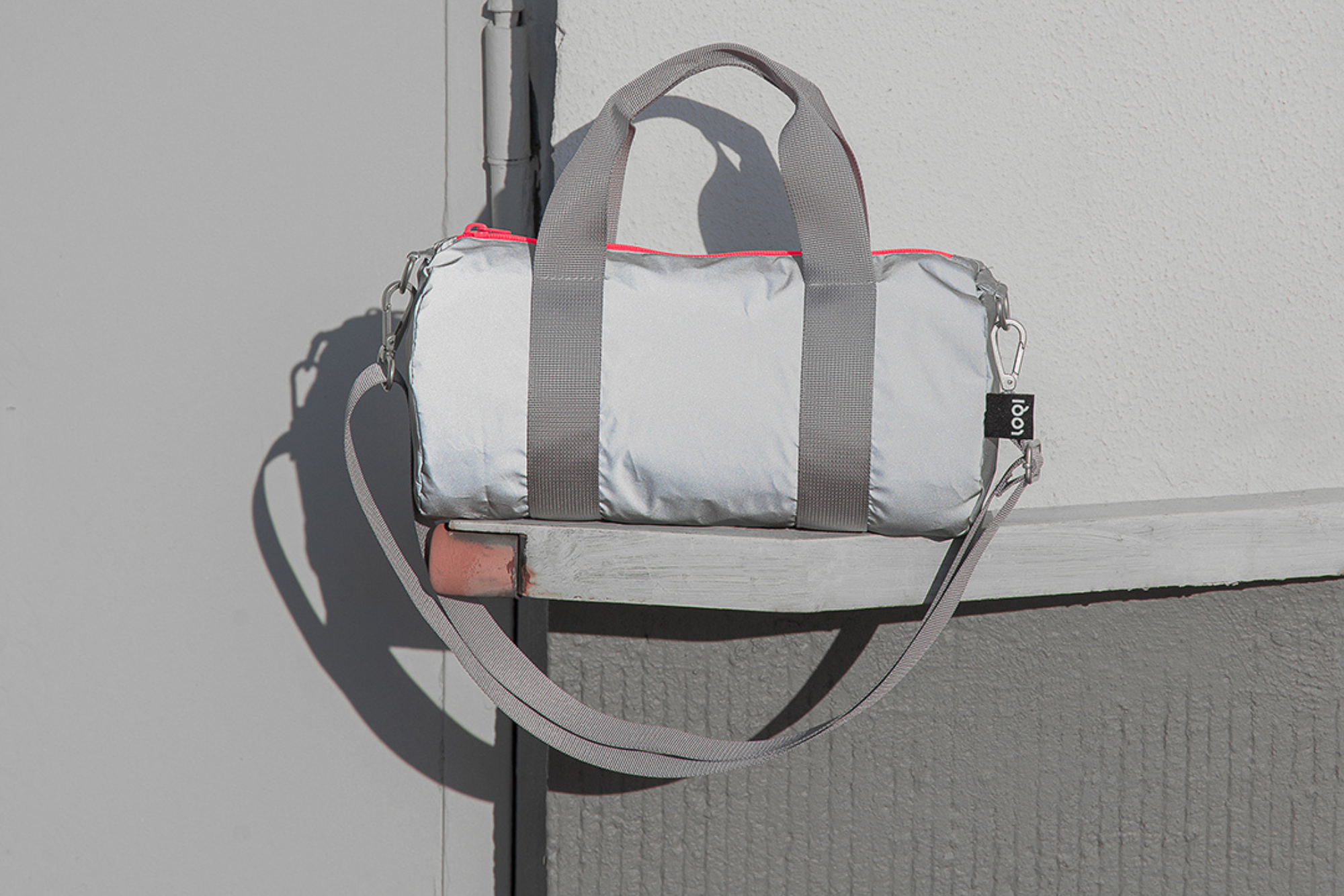 Weekender Reisetasche reflektierend in silber - Firmengeschenk mit Branding
